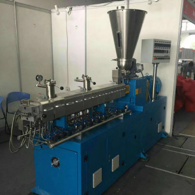 Double screw extruder