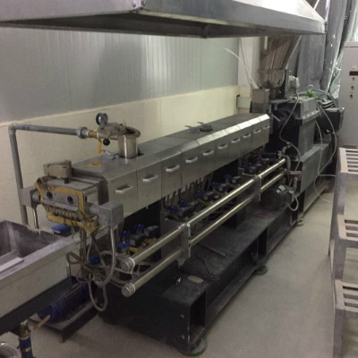 Double screw extruder
