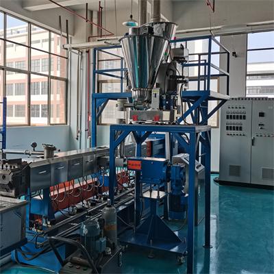 Twin-screw granulator